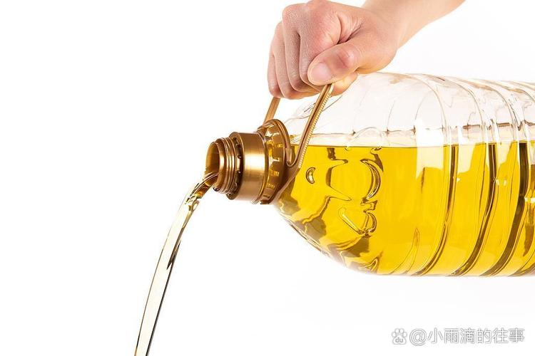 4 月 18 日消息,从现在到年底,全国要狠查食用油生产销售里的猫腻,四